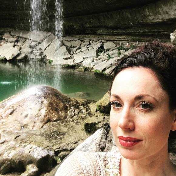 Meet your Posher, Tarah - Picture 1 of 1